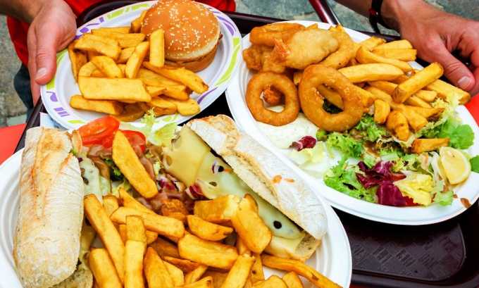 При панкреатите нельзя злоупотреблять острыми, пряными, жирными продуктами
