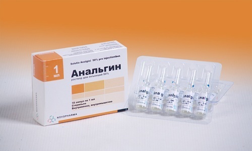 Анальгин оказывает жаропонижающее действие, снижает АД